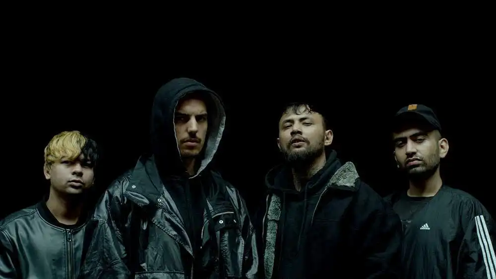 скачать клип Apashe - Gasoline