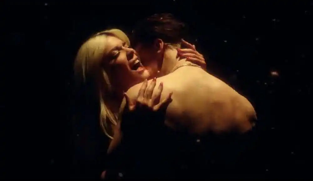 скачать клип YUNGBLUD and Halsey - 11 Minutes