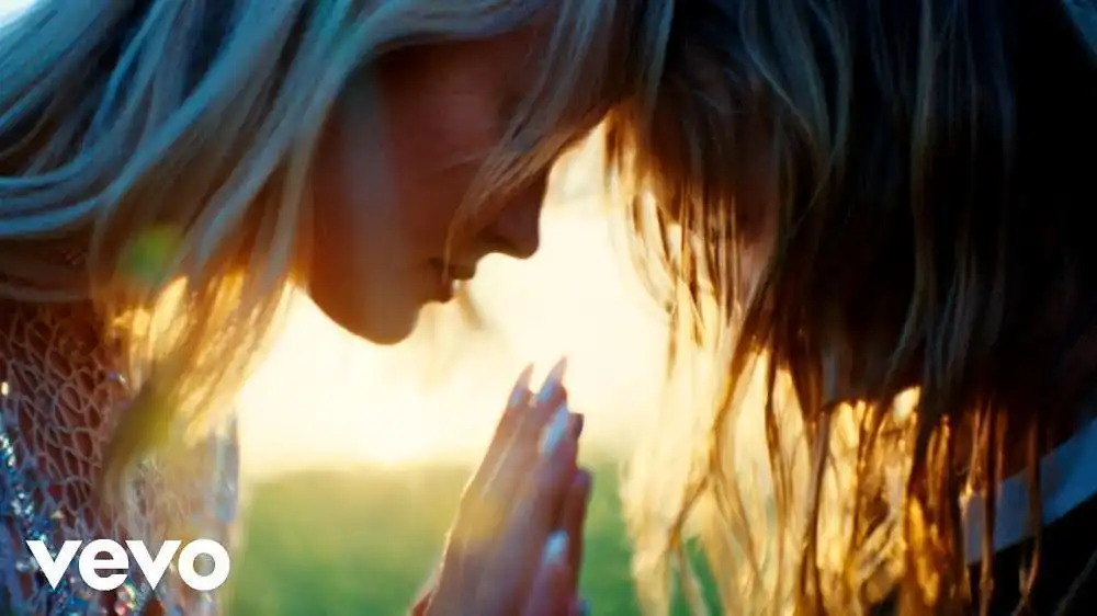 скачать клип Zara Larsson - End Of Time