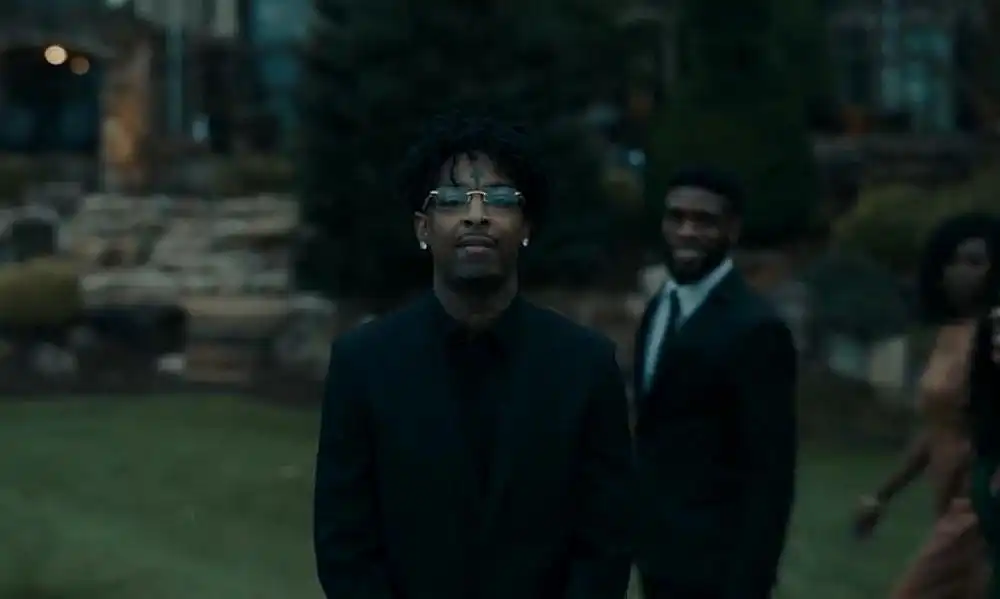 скачать клип 21 Savage - a lot