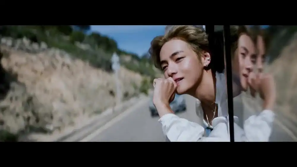 скачать клип V - Slow Dancing