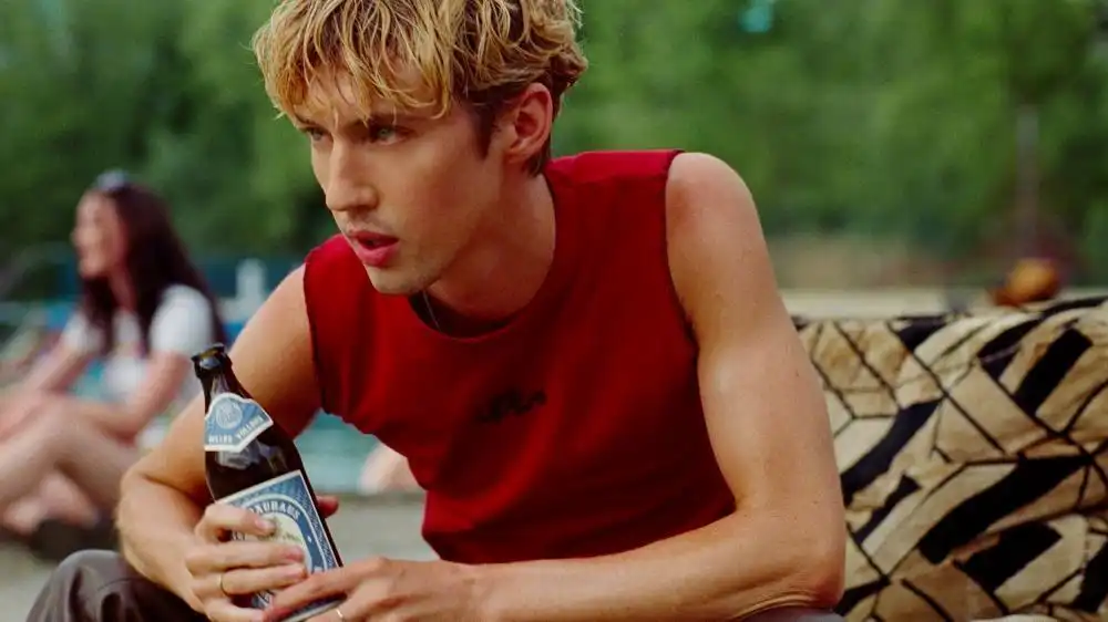 скачать клип Troye Sivan - Got Me Started