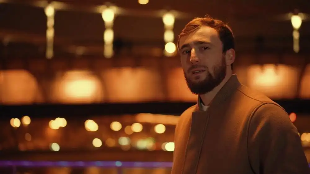 скачать клип Султан Лагучев - Шипами ранила