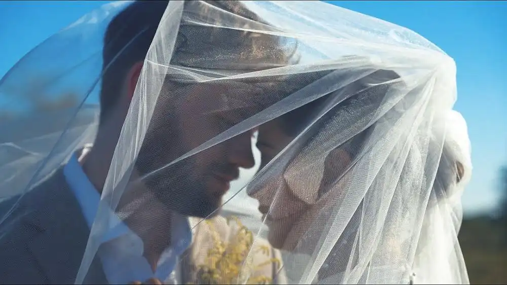 скачать клип James TW - Speechless