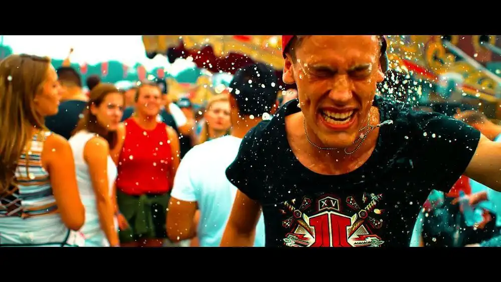 скачать клип TNT - Reverse The Bass