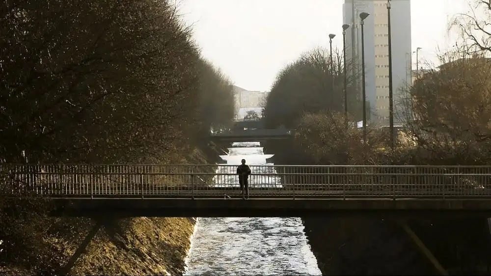 скачать клип Wave Trail - First Smile