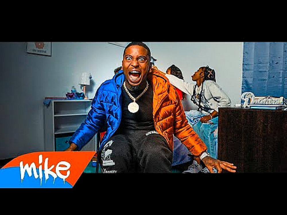 скачать клип FunnyMike- Pee In The Bed