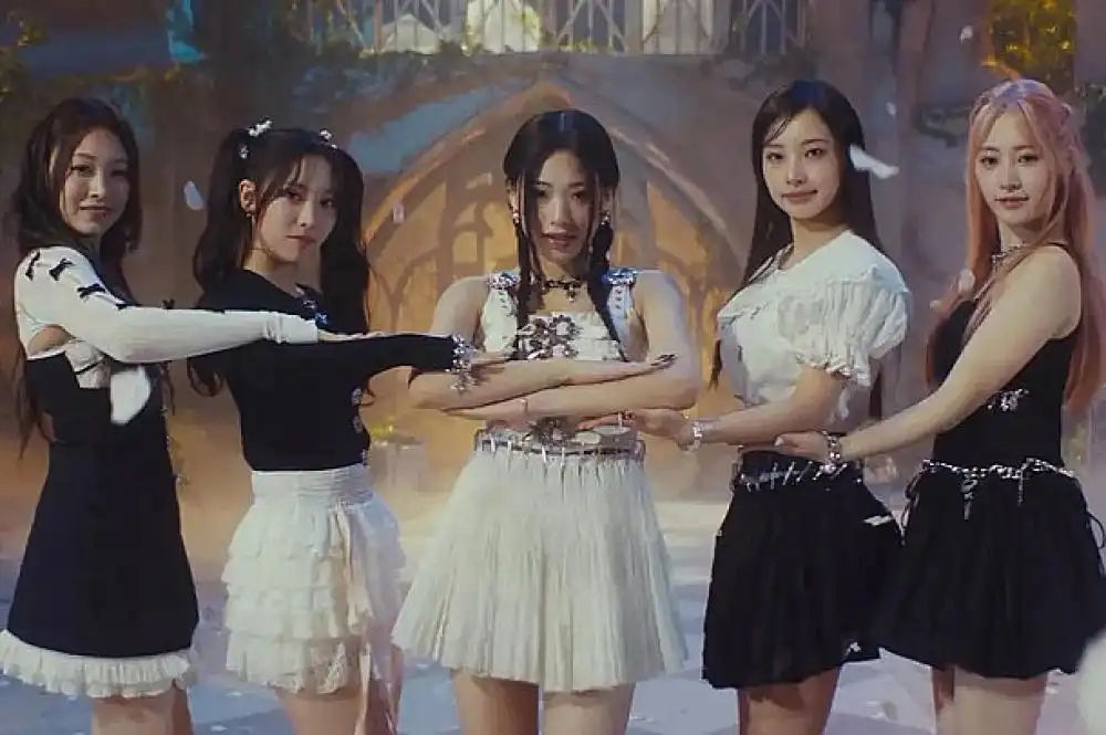 скачать клип RESCENE - UhUh