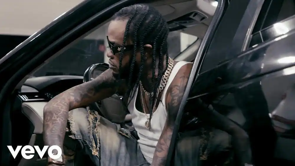 скачать клип Tommy Lee Sparta - Wah War