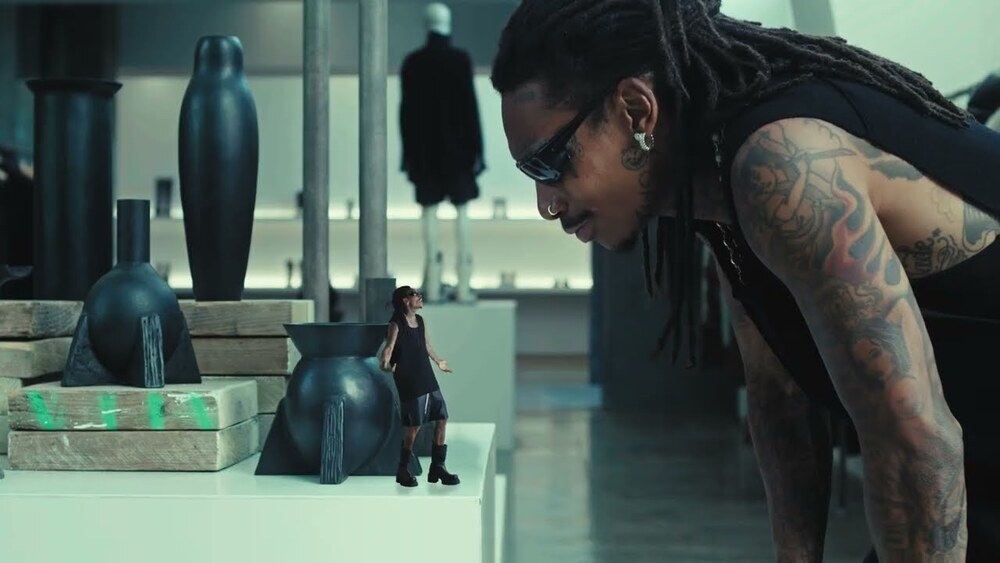 скачать клип Wiz Khalifa - Baby Girl On The Way
