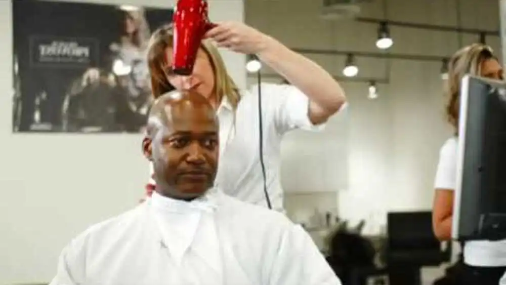 скачать клип David Guetta - Memories