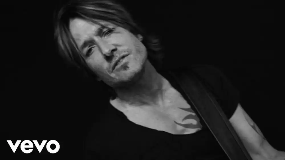 скачать клип Keith Urban - Somewhere in My Car