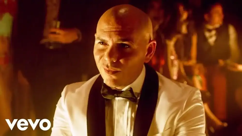 скачать клип Pitbull - Fireball