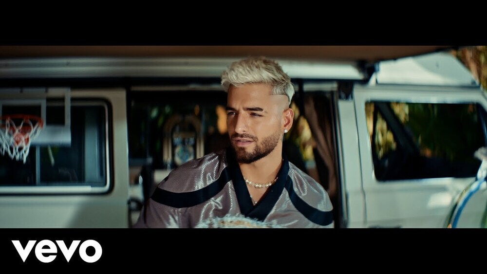 скачать клип Maluma - Mama tetema