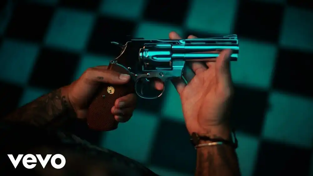 скачать клип Maluma - Peligrosa