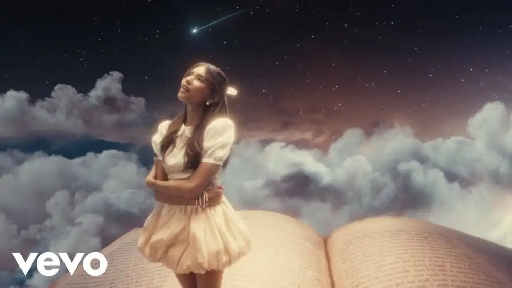 скачать клип Madison Beer - Reckless