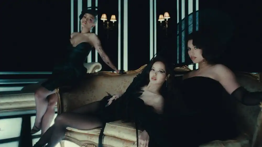 скачать клип LISA - BORN AGAIN