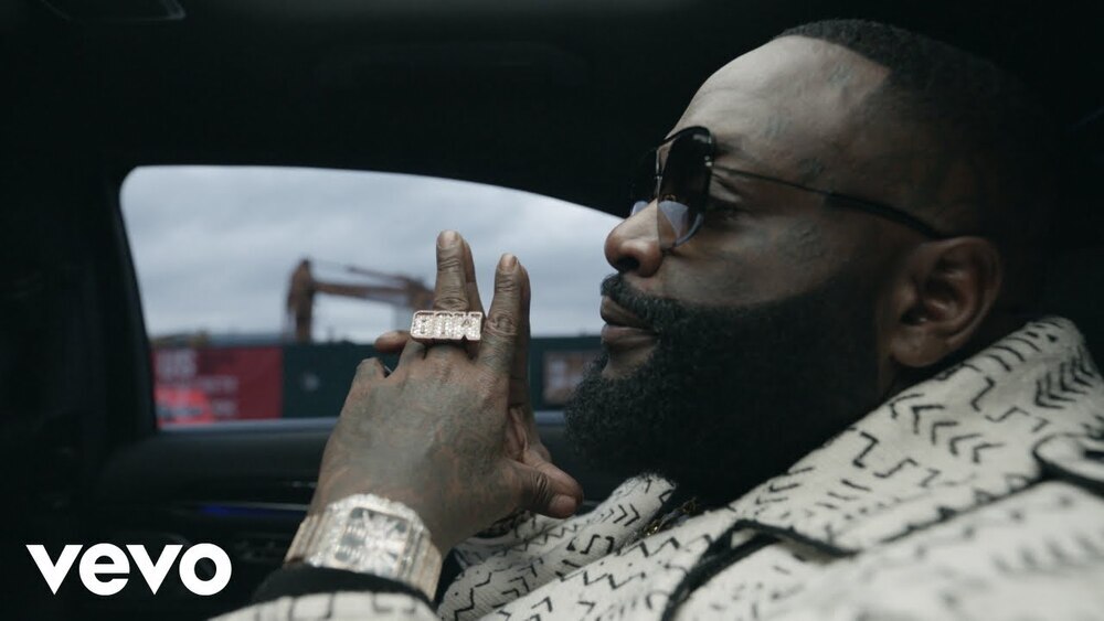 скачать клип Rick Ross - Outlawz