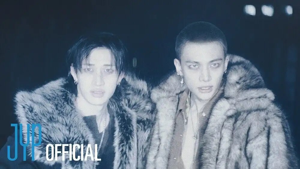 скачать клип Stray Kids - ESCAPE