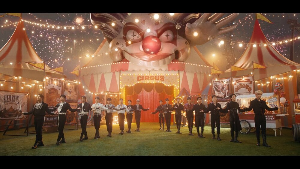 скачать клип Stray Kids - CIRCUS