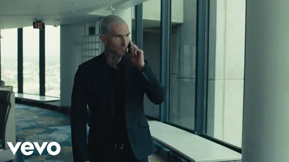 скачать клип Maroon 5, LISA - Priceless