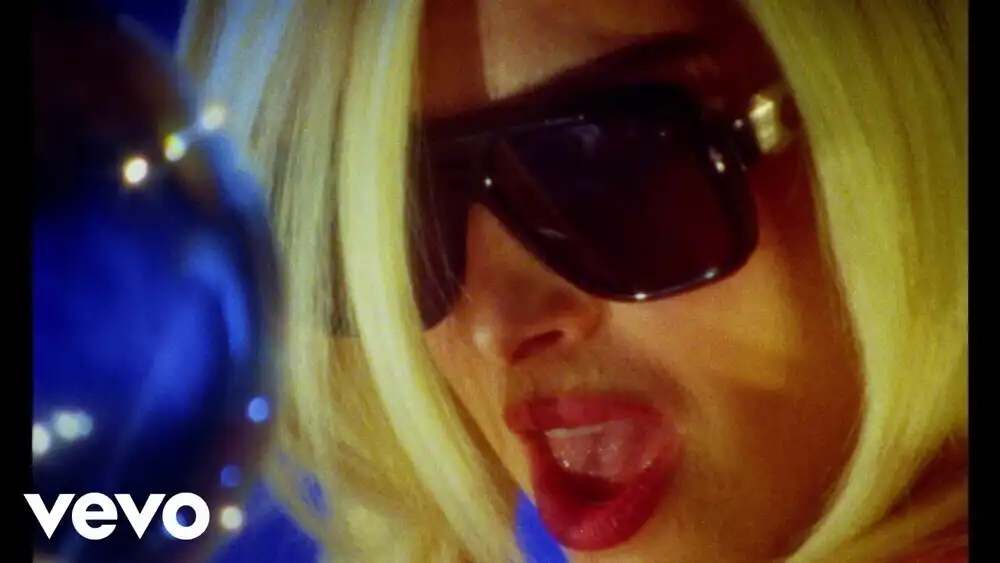 Addison Rae - Fame is a Gun