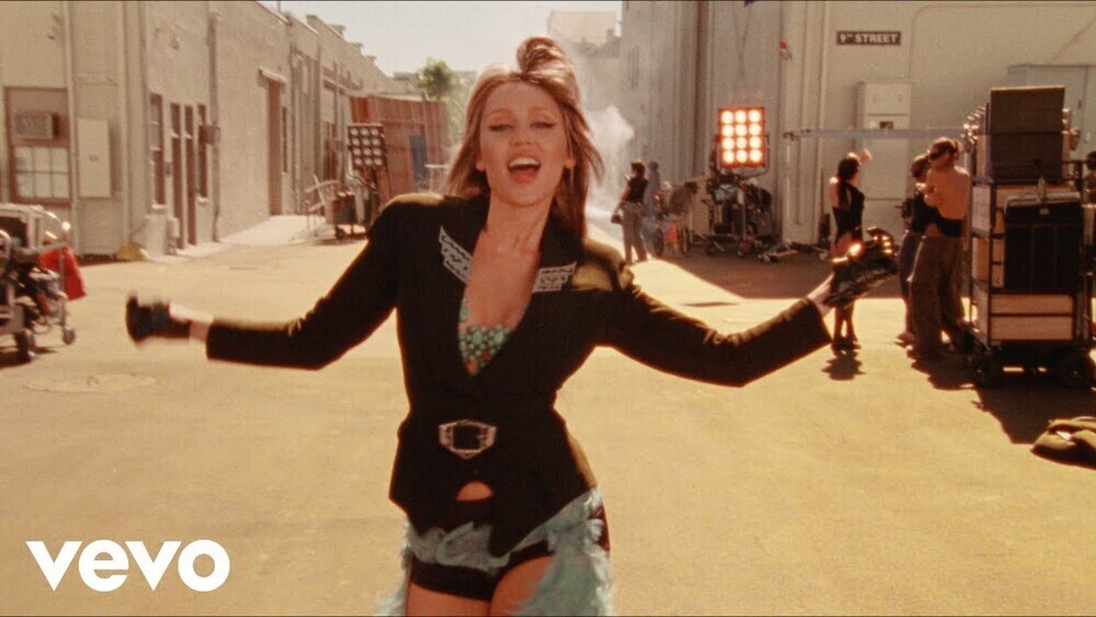 Miley Cyrus - Easy Lover