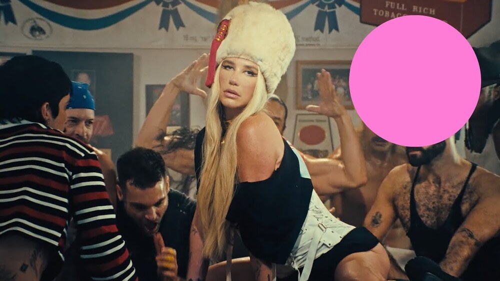скачать клип Kesha - BOY CRAZY