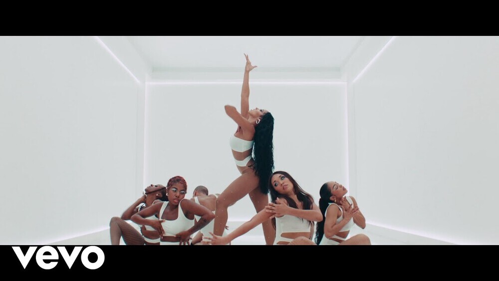 скачать клип Gryffin, Tinashe - Scandalous