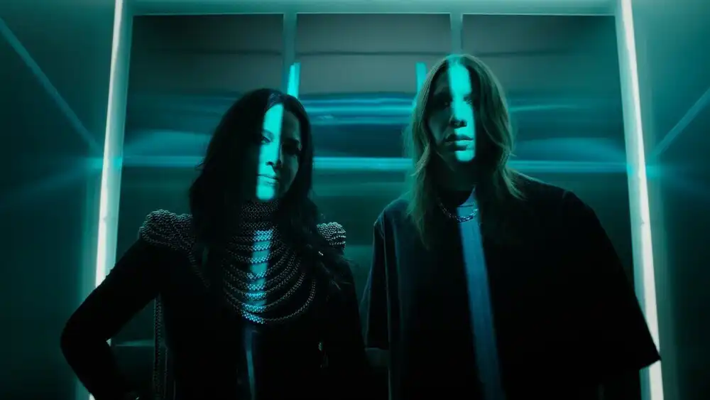 скачать клип Evanescence - Fight Like A Girl