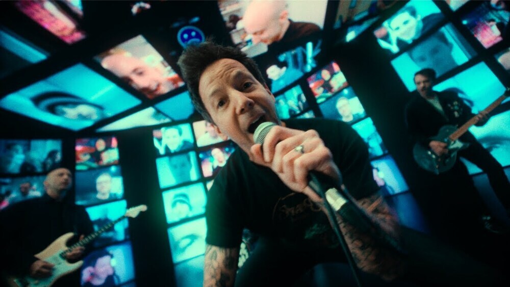 скачать клип Simple Plan - Nothing Changes