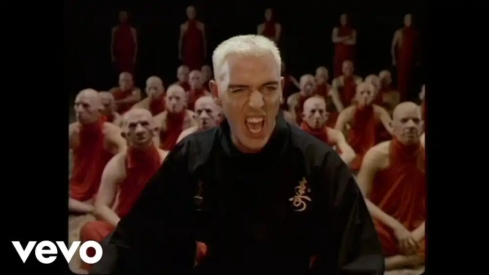 скачать клип Scooter - Weekend