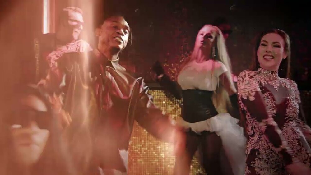 скачать клип Basic Element and Dr. Alban and Waldos People (feat. Elize Ryd) - Life Is N ...