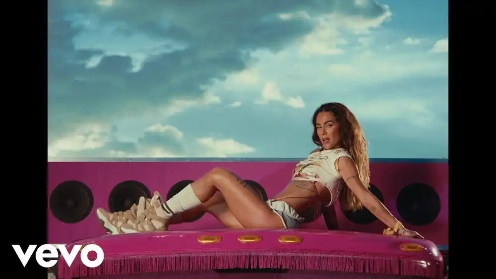 скачать клип Greeicy - Quiero mas