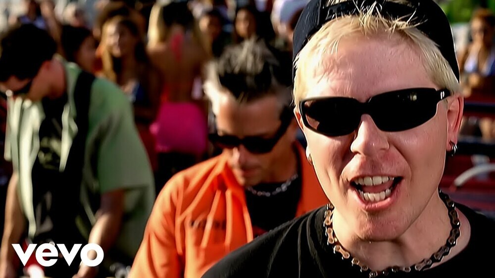 скачать клип The Offspring - Original Prankster