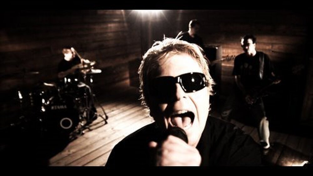 скачать клип The Offspring - Stuff is Messed Up