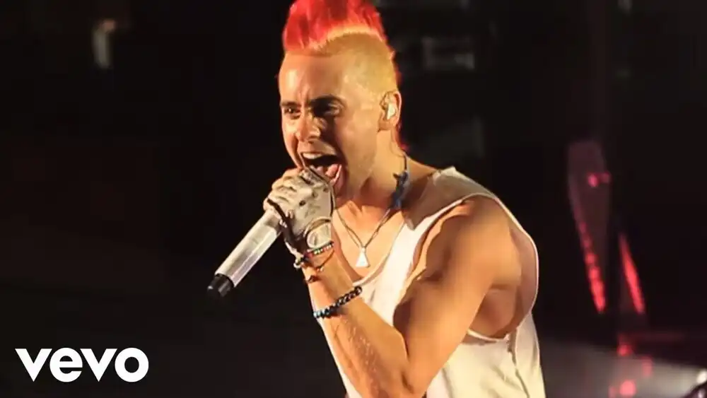 скачать клип Thirty Seconds To Mars - Closer To The Edge