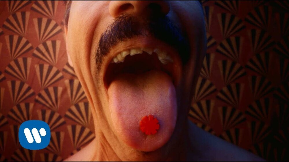 скачать клип Red Hot Chili Peppers - Tippa My Tongue