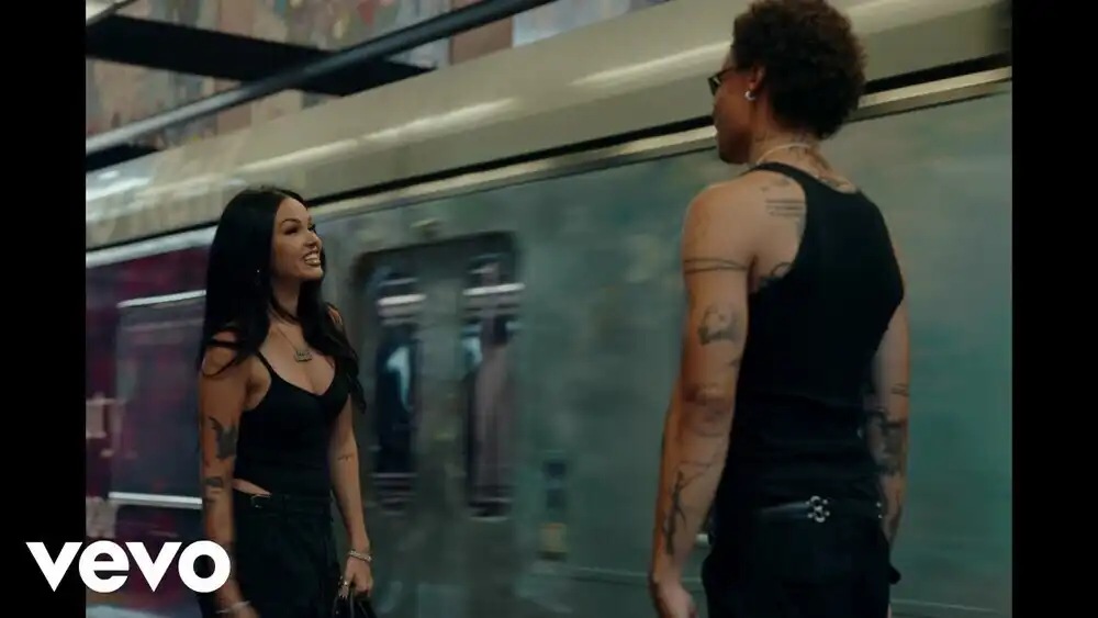 Maggie Lindemann - split