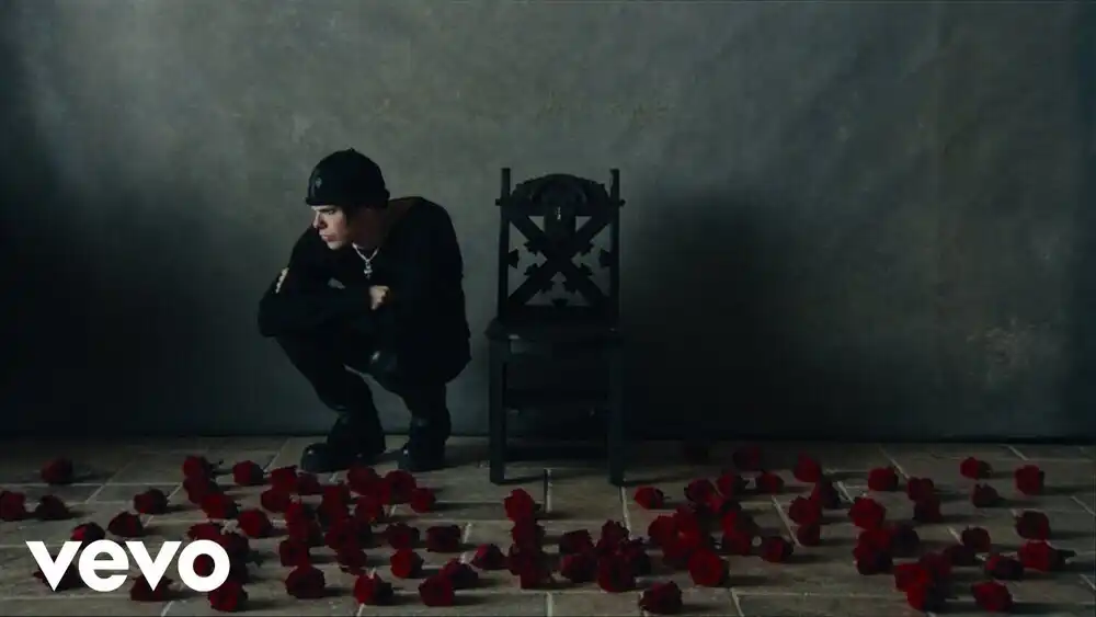 скачать клип YUNGBLUD - Zombie - Acoustic