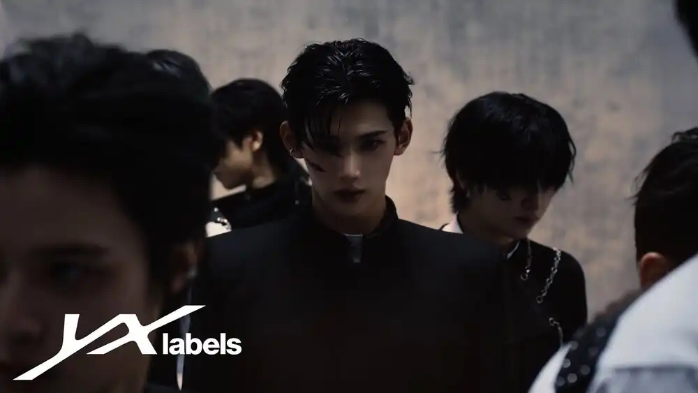 скачать клип &TEAM - Go in Blind