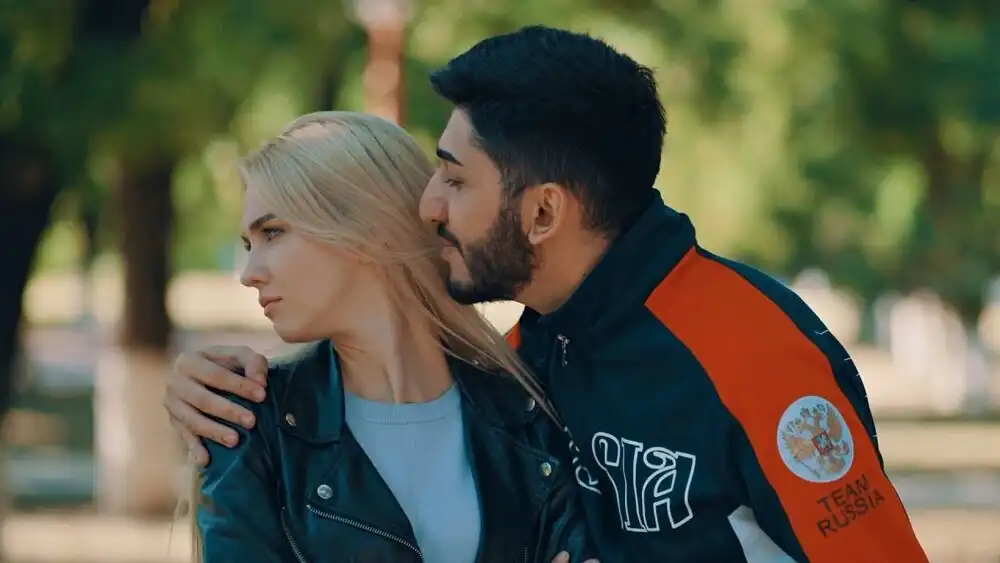 скачать клип МАРАТ, АРНИ - ТА КОТОРАЯ