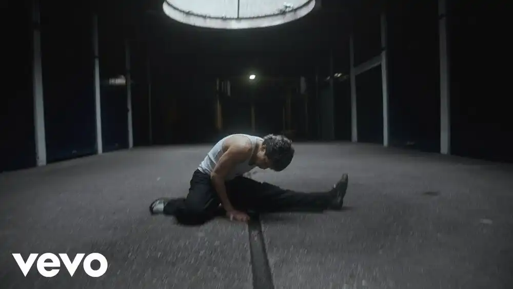 скачать клип John Newman - Again