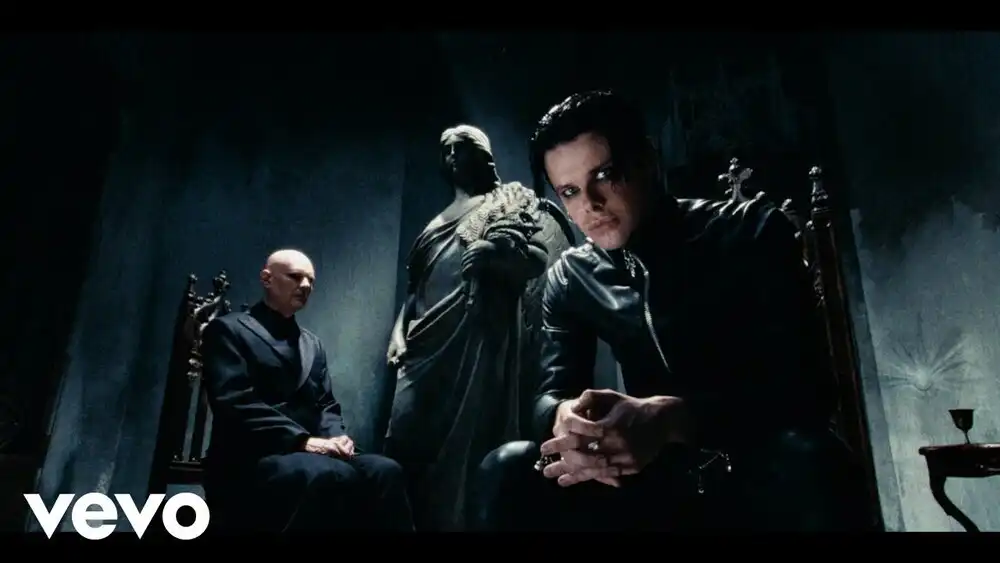 скачать клип YUNGBLUD, The Smashing Pumpkins - Zombie