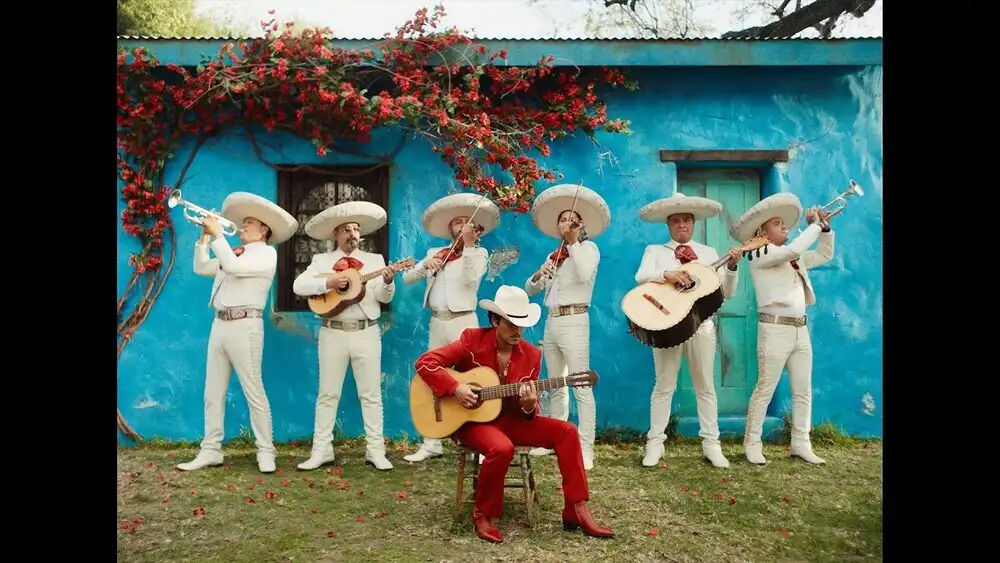 скачать клип Bruno Mars - Risk It All