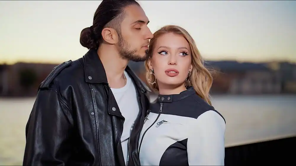 скачать клип Gazan, POLI, Звезды рядом - Я это ты