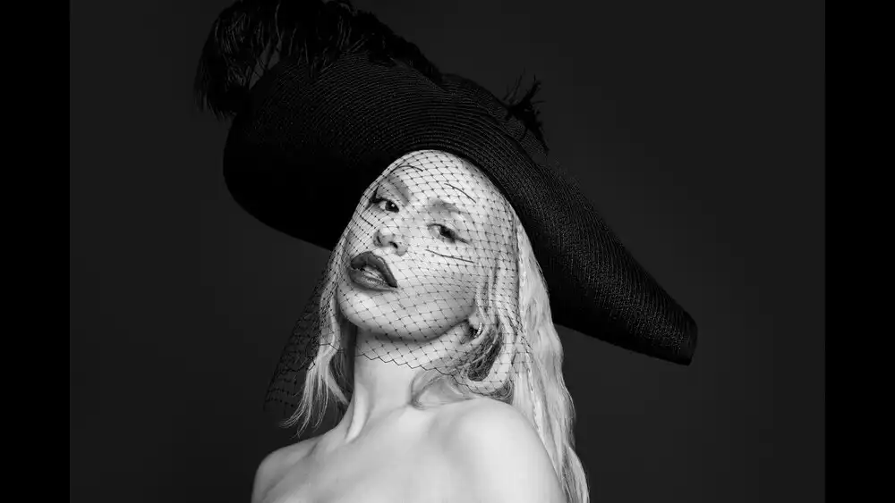 Ava Max - Out Of Your Mind