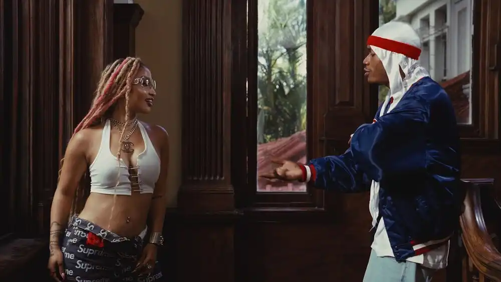 скачать клип Valiant, Shenseea, Rvssian - My Turn