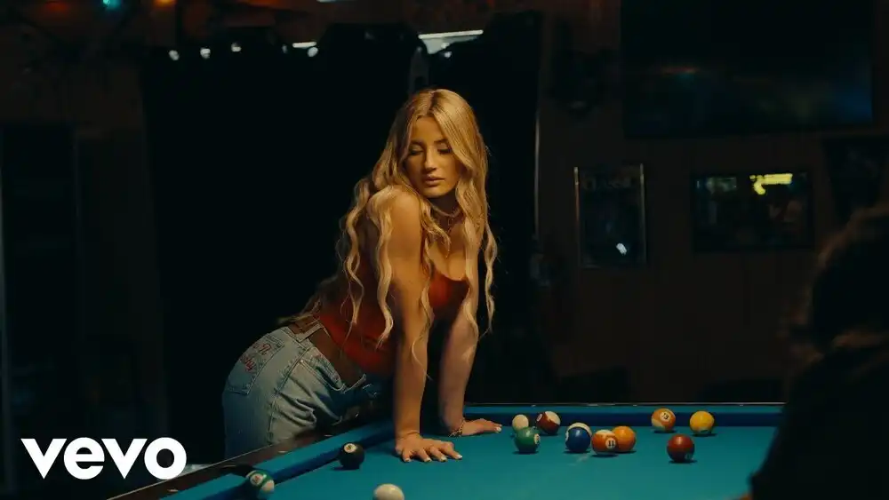 Bellah Mae - Kiss My Levis