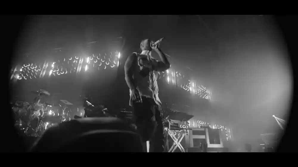 скачать клип The Prodigy - Roadblox - Live